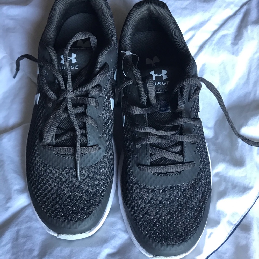 Under Armor kids surge sneaker